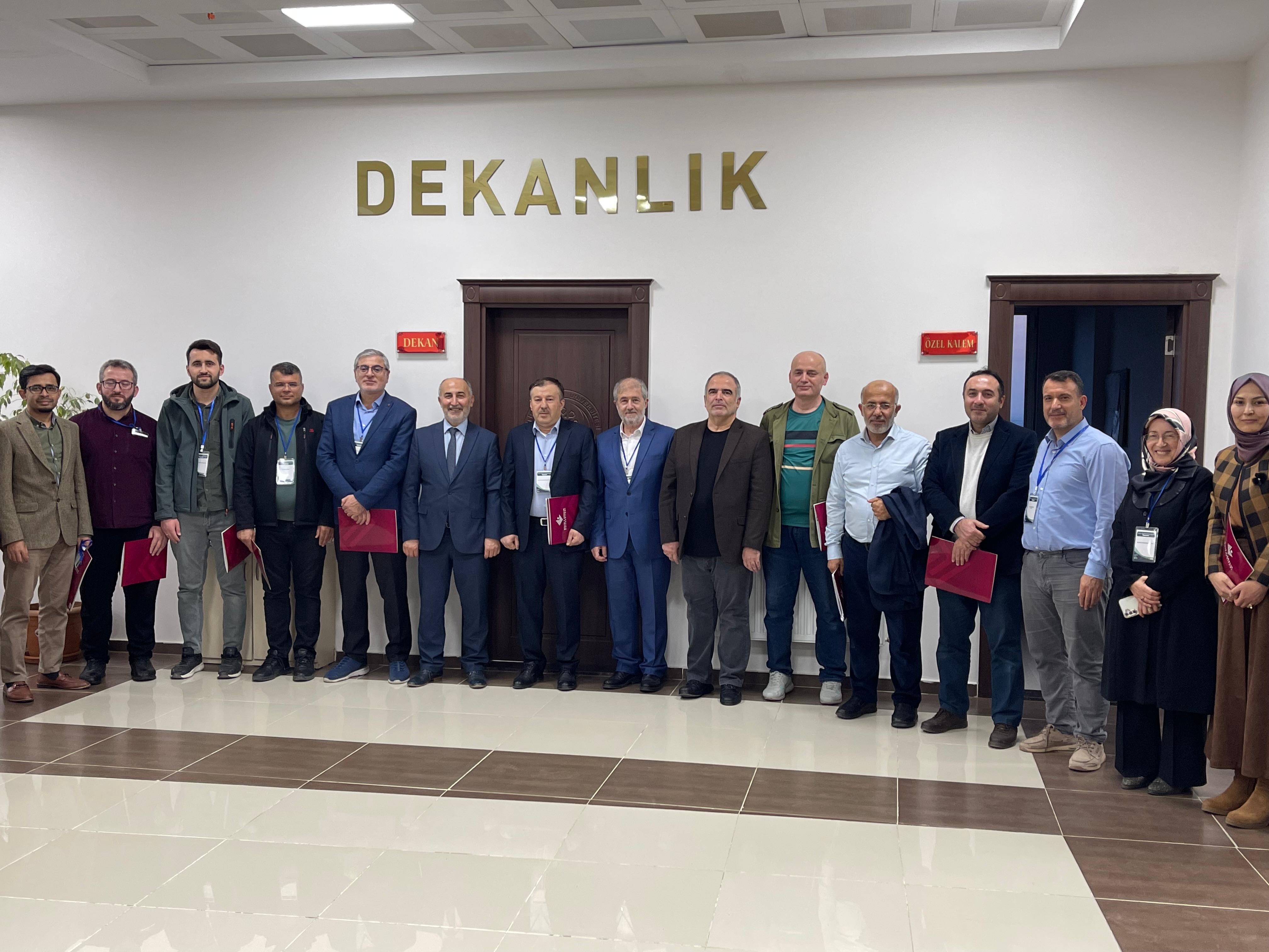 Fakültemiz İslam Tarihi Öğretim Üyeleri “İslam Tarihçileri Bölge Toplantısı’na Katıldı